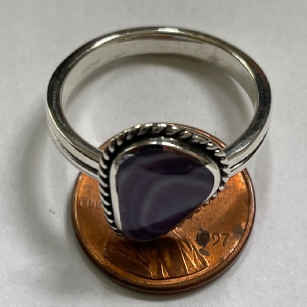 R1045 Wampum quahog triangular sterling silver ring size 5-10